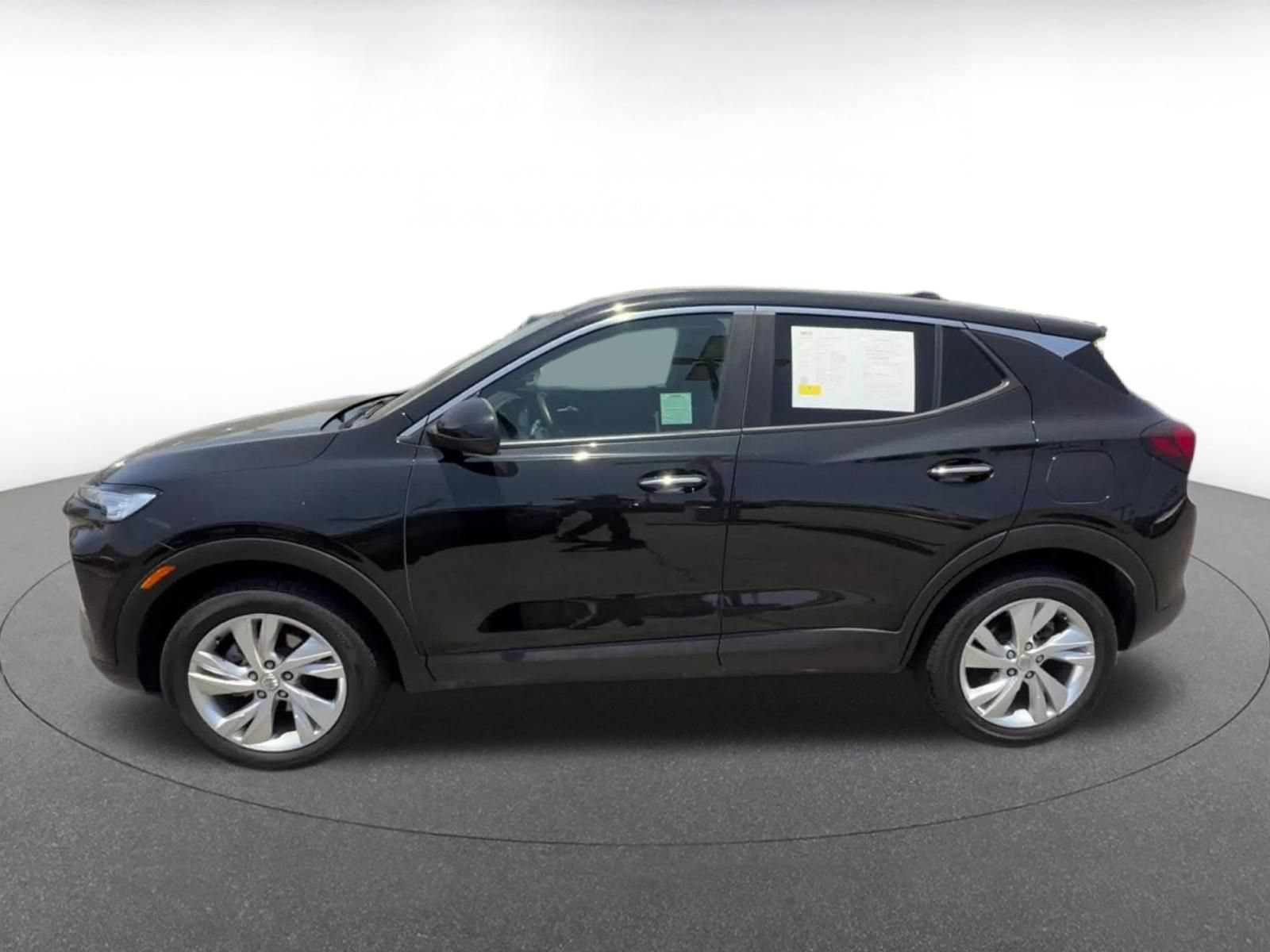 Used 2025 Buick Encore GX Preferred AWD/4WD image 9