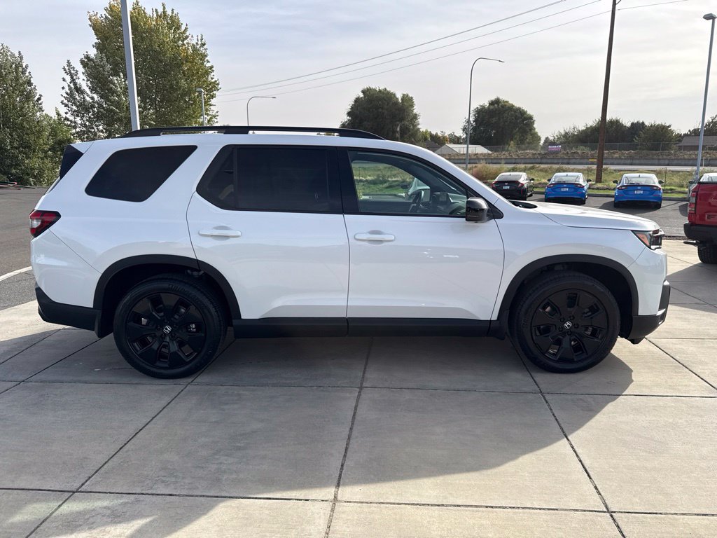 New 2026 Honda Pilot Black Edition image 3