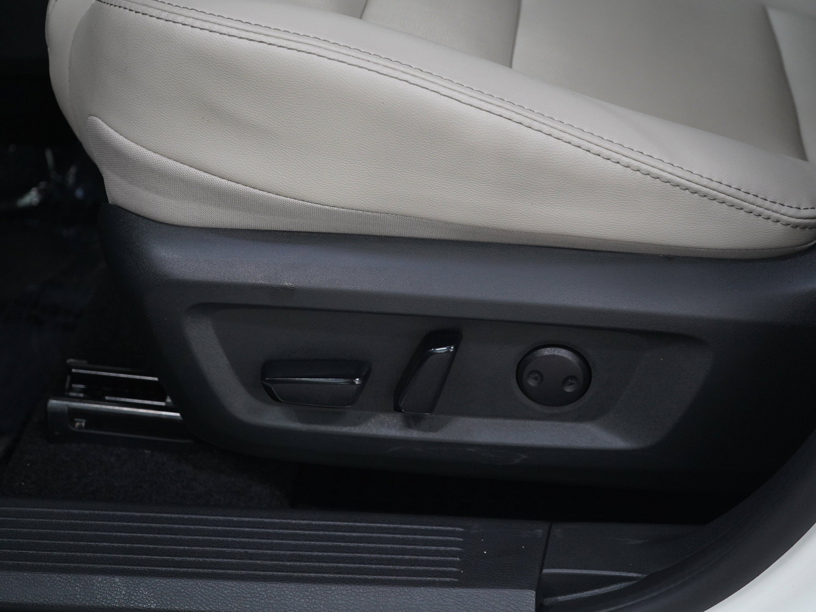 Used 2023 Nissan Rogue SL w/ SL Premium Package AWD/4WD image 23