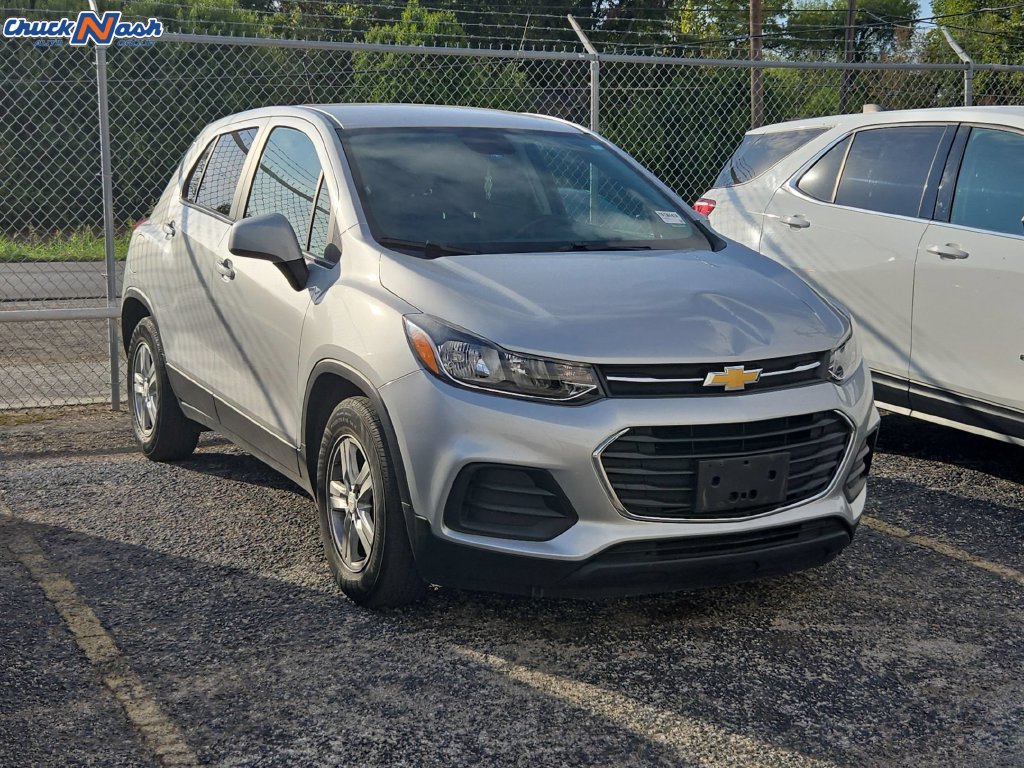 Used 2022 Chevrolet Trax LS w/ Tint and Cruise Package FWD image 1