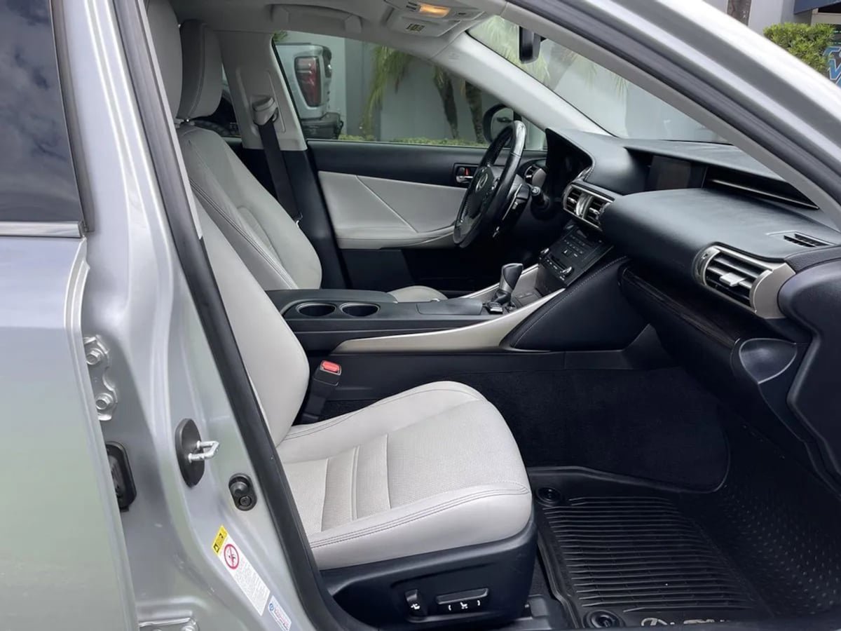 Used 2015 Lexus IS 250 AWD w/ Luxury Package image 22