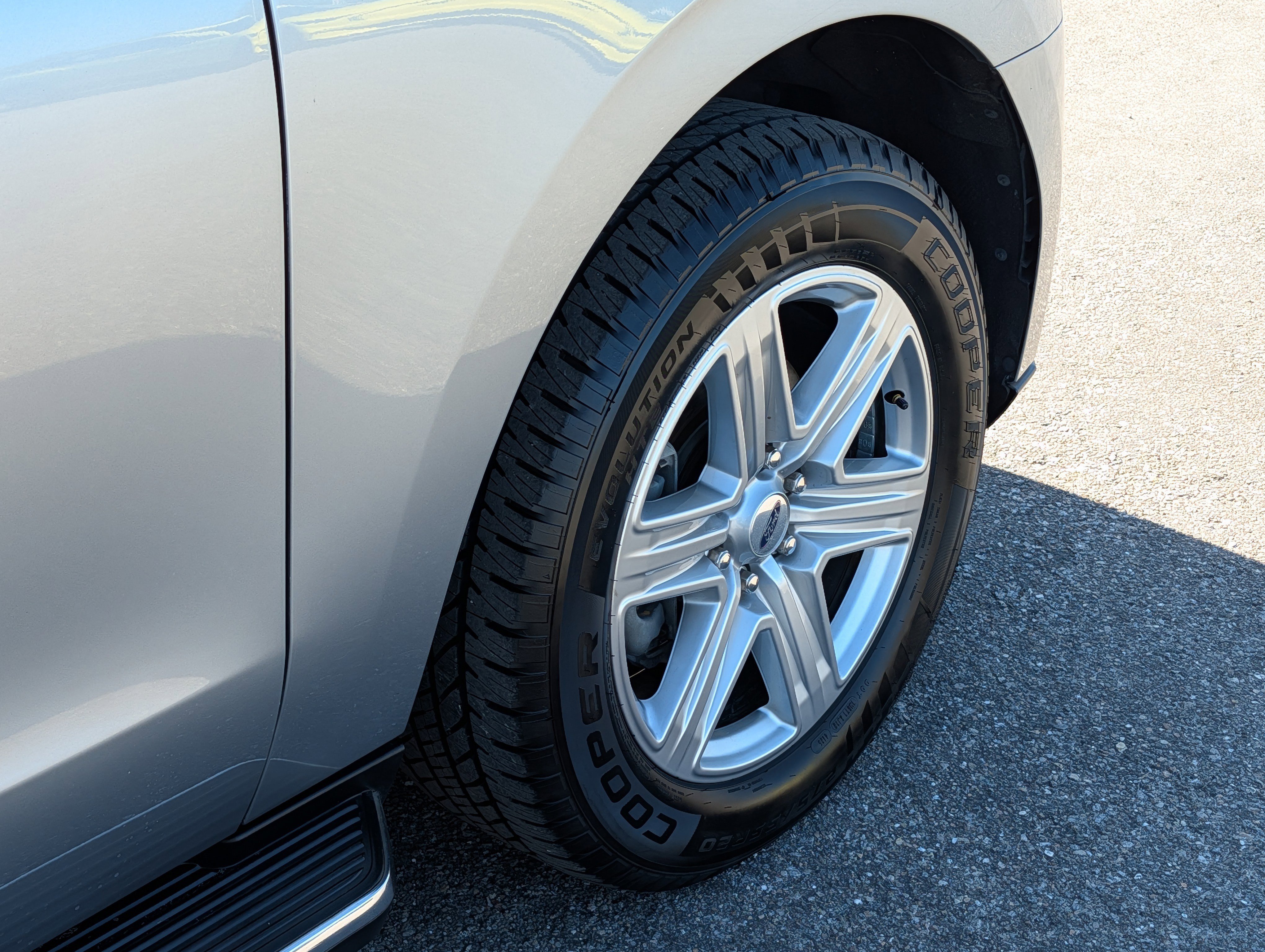 Used 2020 Ford Expedition XLT w/ Equipment Group 202A RWD image 12