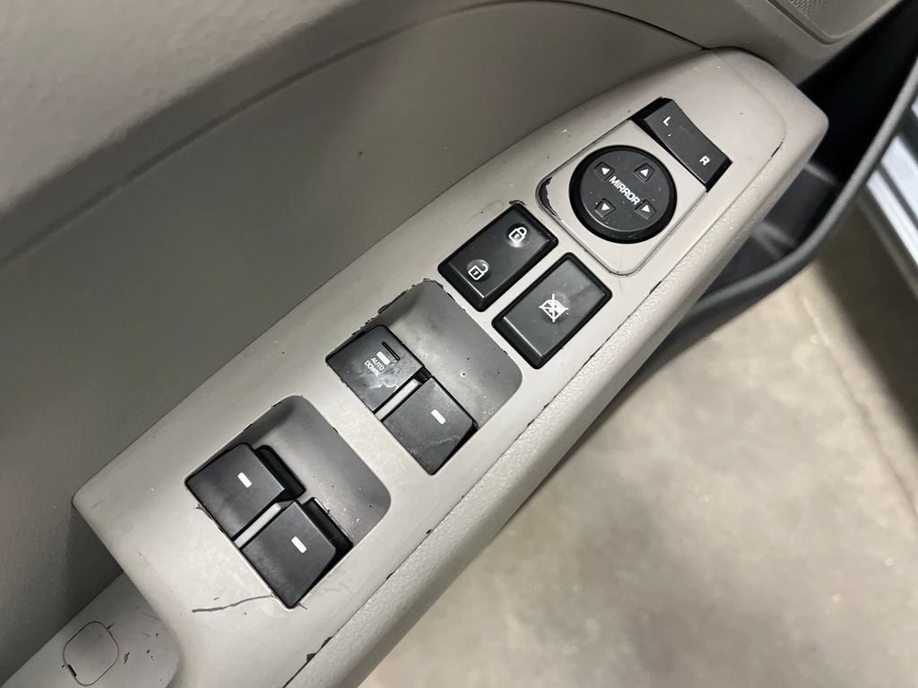 Used 2019 Hyundai Elantra SE FWD image 13