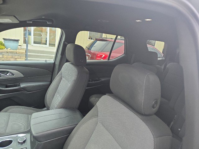 Used 2023 Chevrolet Traverse LT image 16