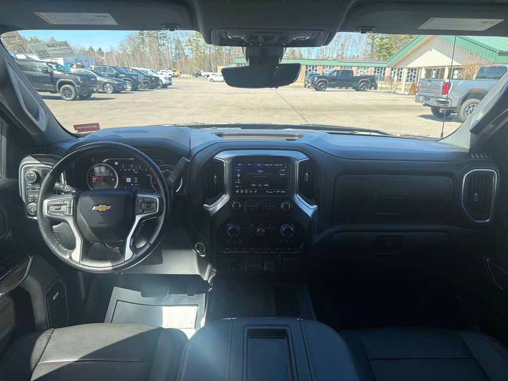 Used 2022 Chevrolet Silverado 1500 LTZ w/ LTZ Premium Package AWD/4WD image 17