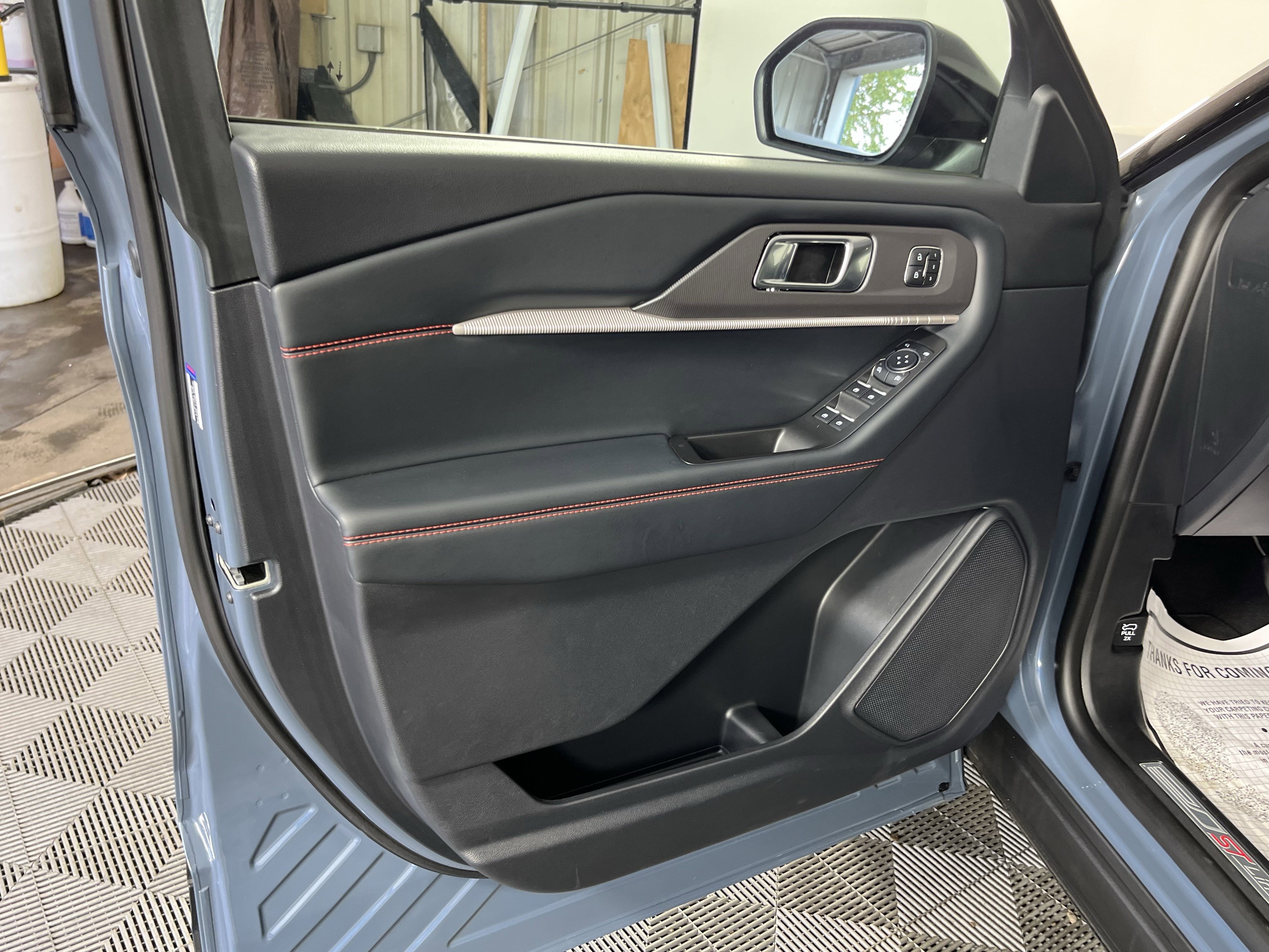 Used 2025 Ford Explorer ST-Line w/ Premium Package image 15