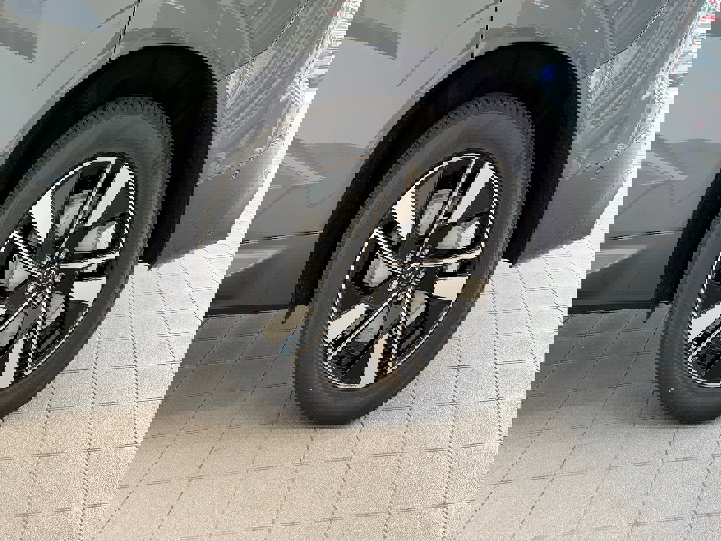 New 2026 Volvo XC60 B5 Plus w/ Protection Package Premier image 9