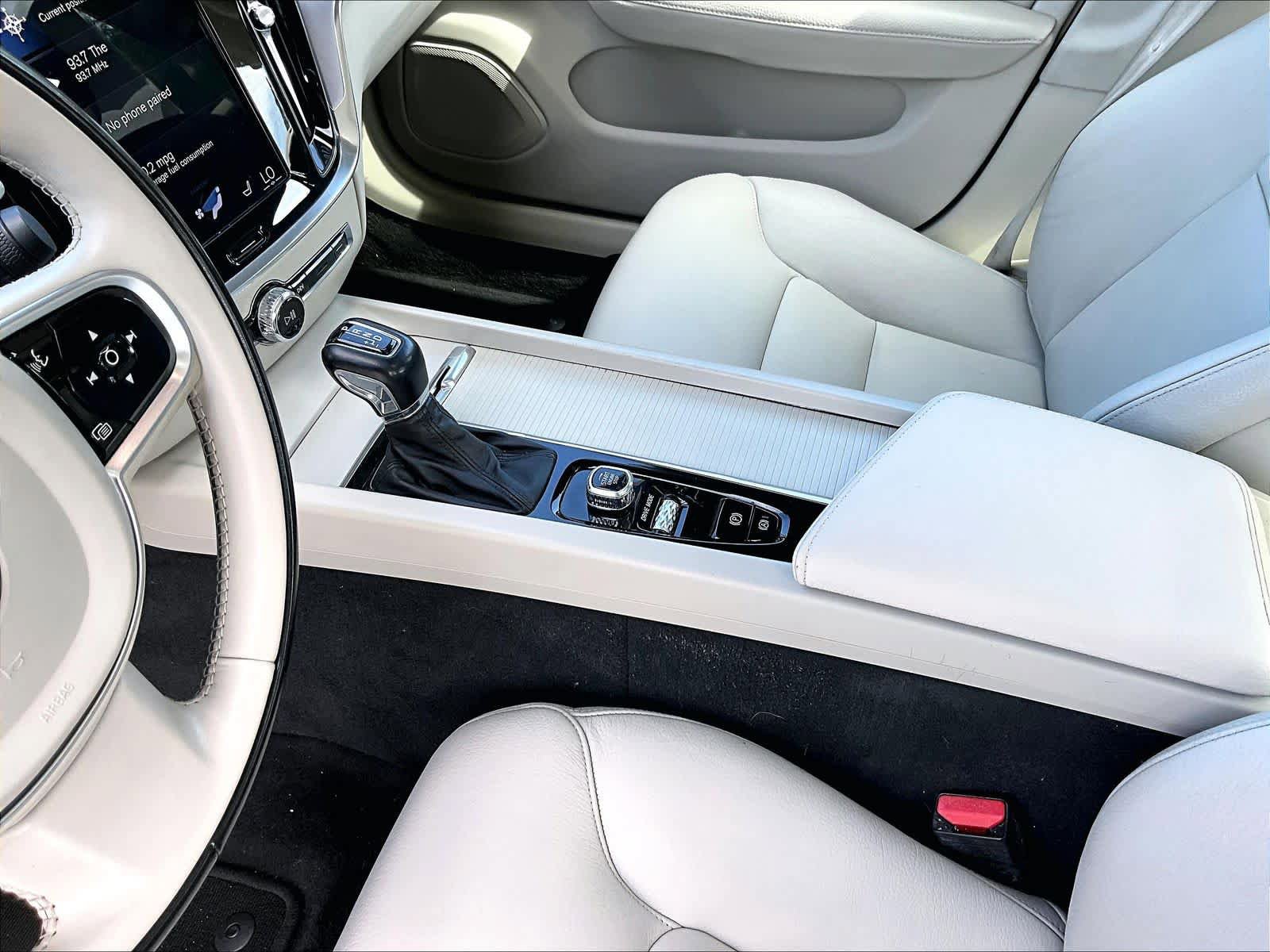 Used 2019 Volvo S60 T5 Momentum w/ Premium Package FWD image 20