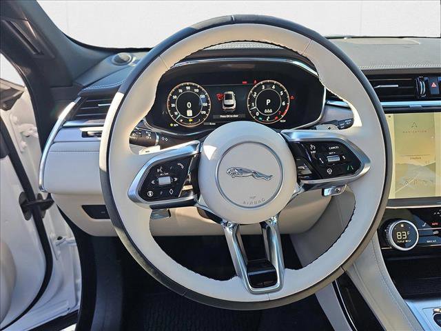 New 2025 Jaguar F-PACE R-Dynamic S image 16
