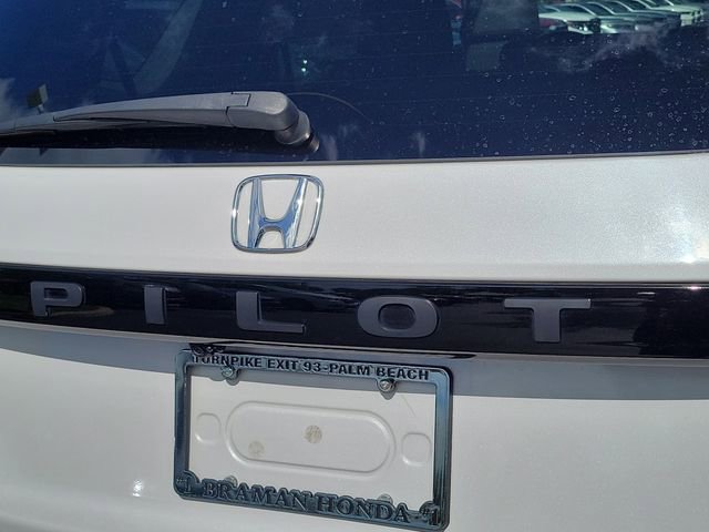 Certified 2024 Honda Pilot Touring image 8