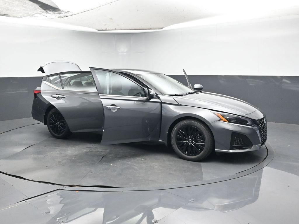 New 2025 Nissan Altima 2.5 SV w/ SV Special Edition Package image 45