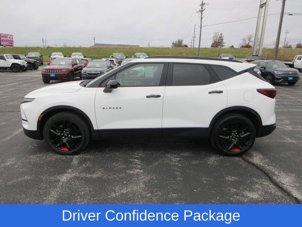 Used 2024 Chevrolet Blazer LT w/ Redline Edition image 2