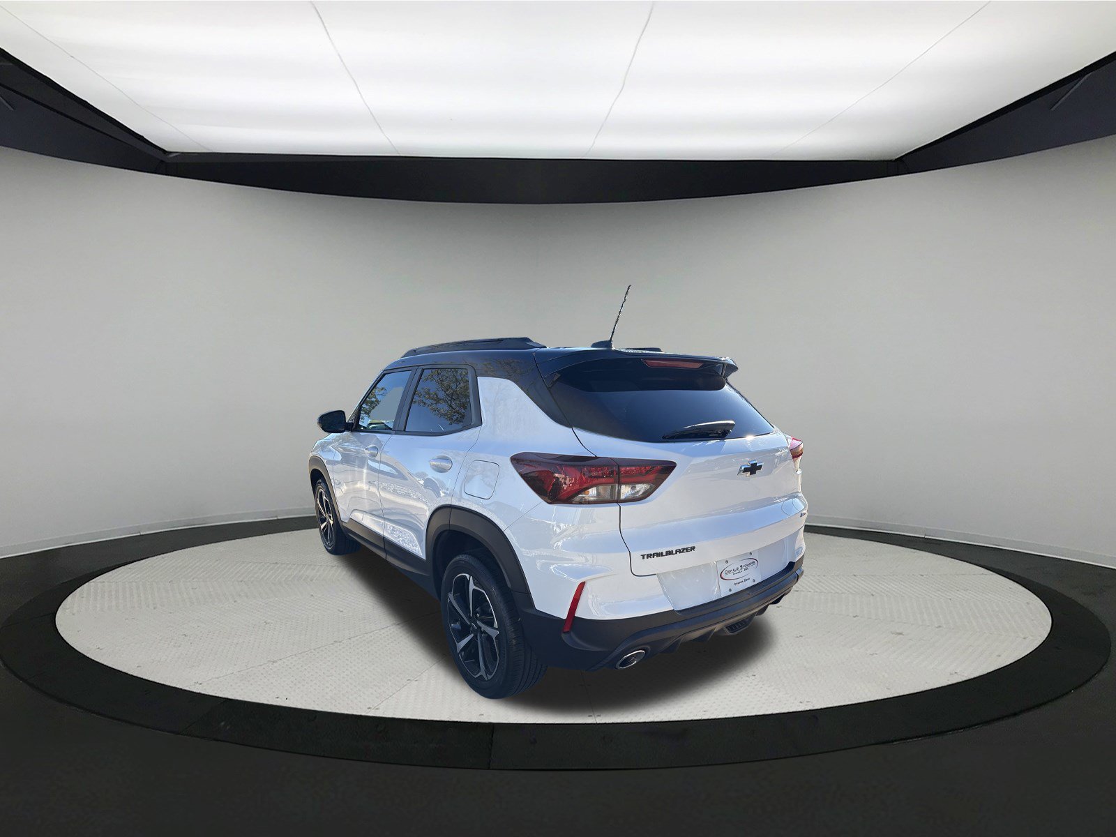 Used 2023 Chevrolet TrailBlazer RS FWD image 3