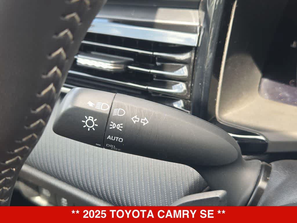 Used 2025 Toyota Camry SE FWD image 25