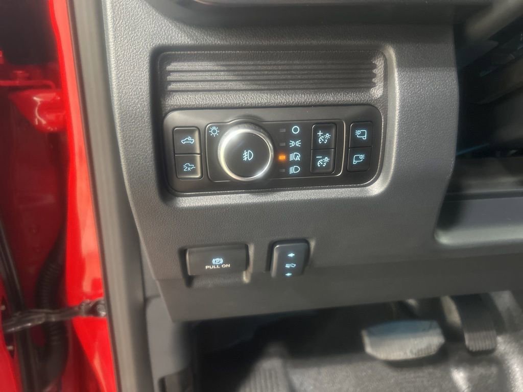 New 2026 Ford F350 4x4 Crew Cab Super Duty image 8