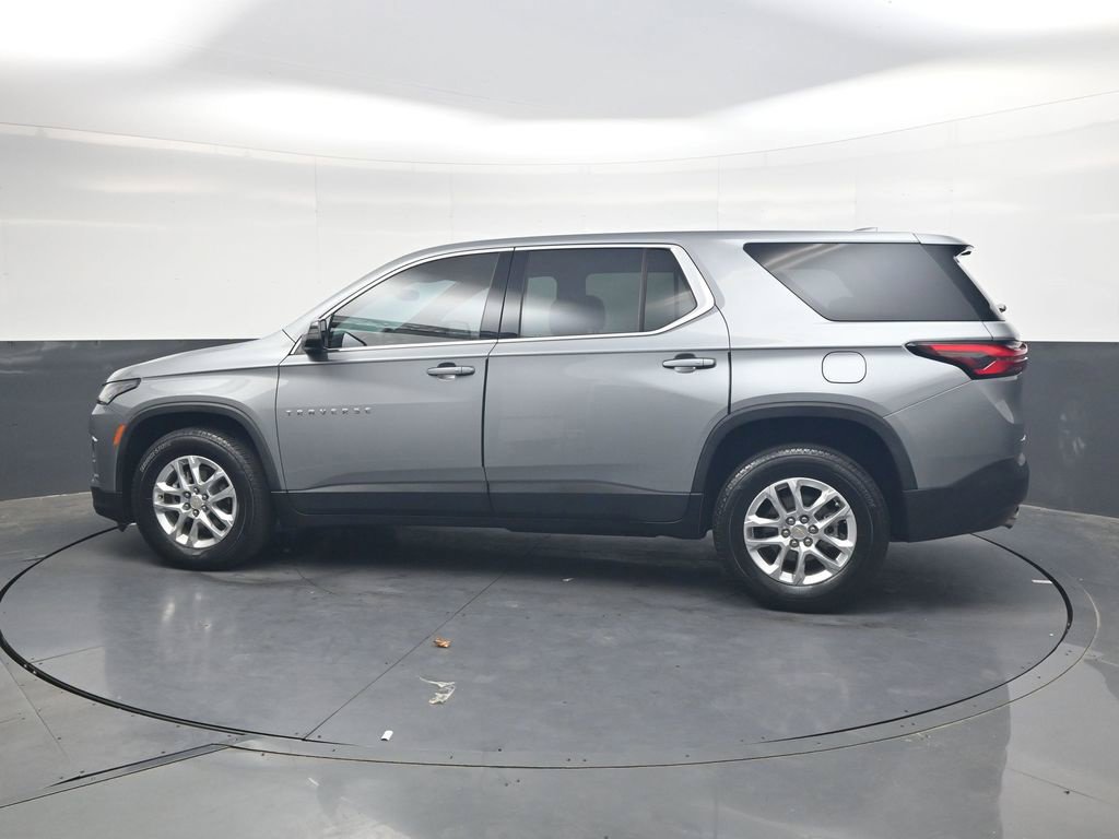 Used 2023 Chevrolet Traverse LS FWD image 11