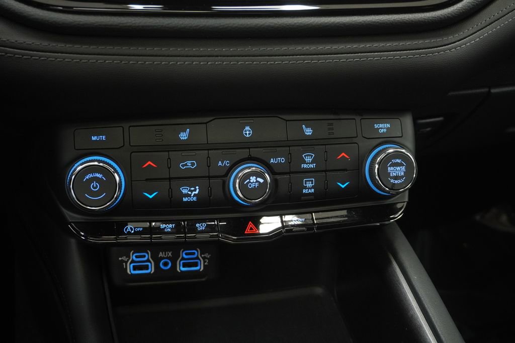 Certified 2024 Dodge Durango SXT w/ SXT Blacktop Group AWD/4WD image 35