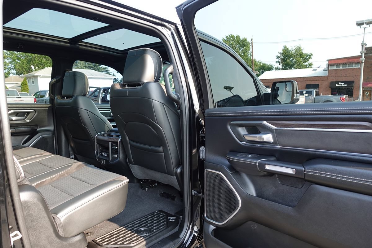 Used 2025 RAM 1500 Laramie w/ Sport Appearance Package AWD/4WD image 22