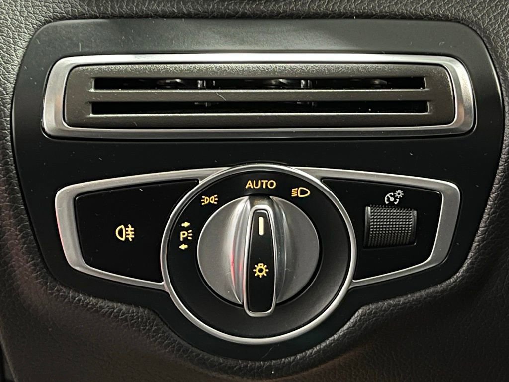 Used 2019 Mercedes-Benz C 300 4MATIC Sedan image 16
