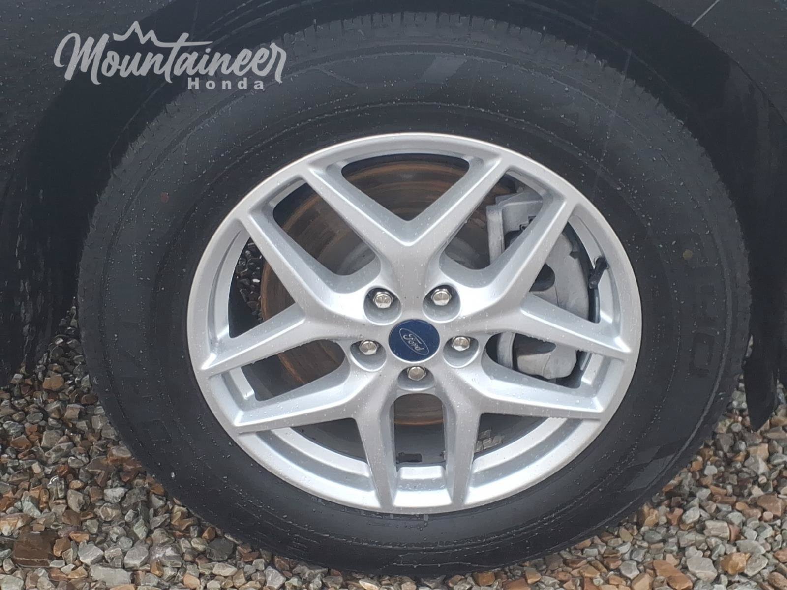 Used 2022 Ford Edge SEL w/ Convenience Package AWD/4WD image 9