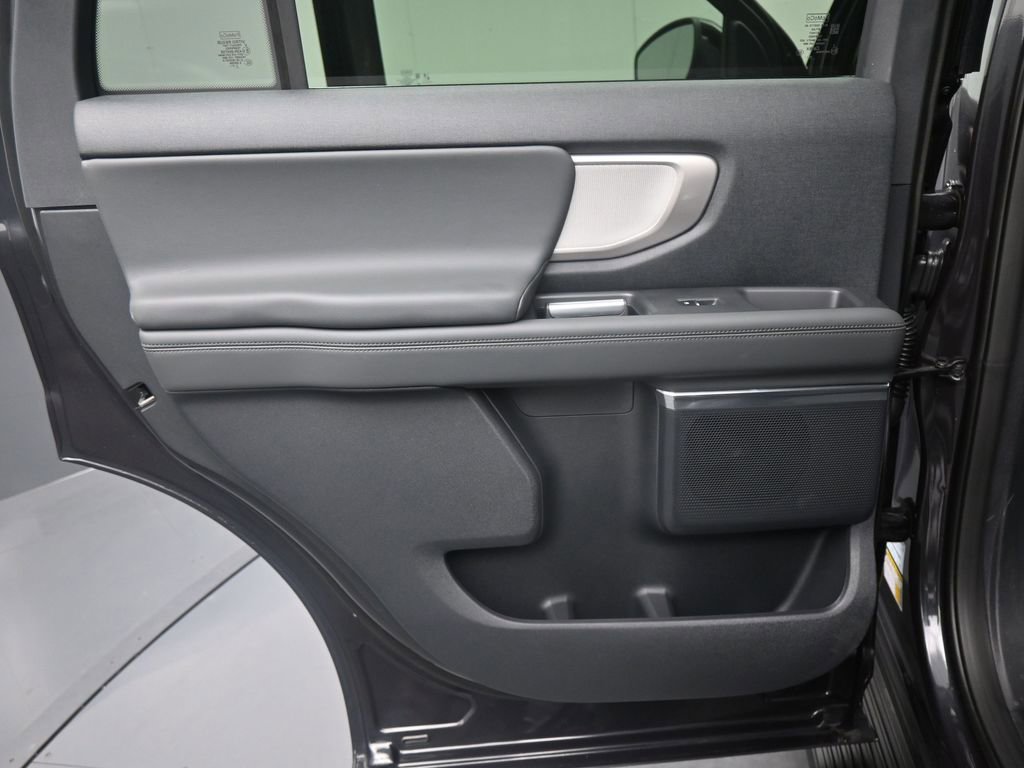 New 2026 Ford Expedition Active image 8