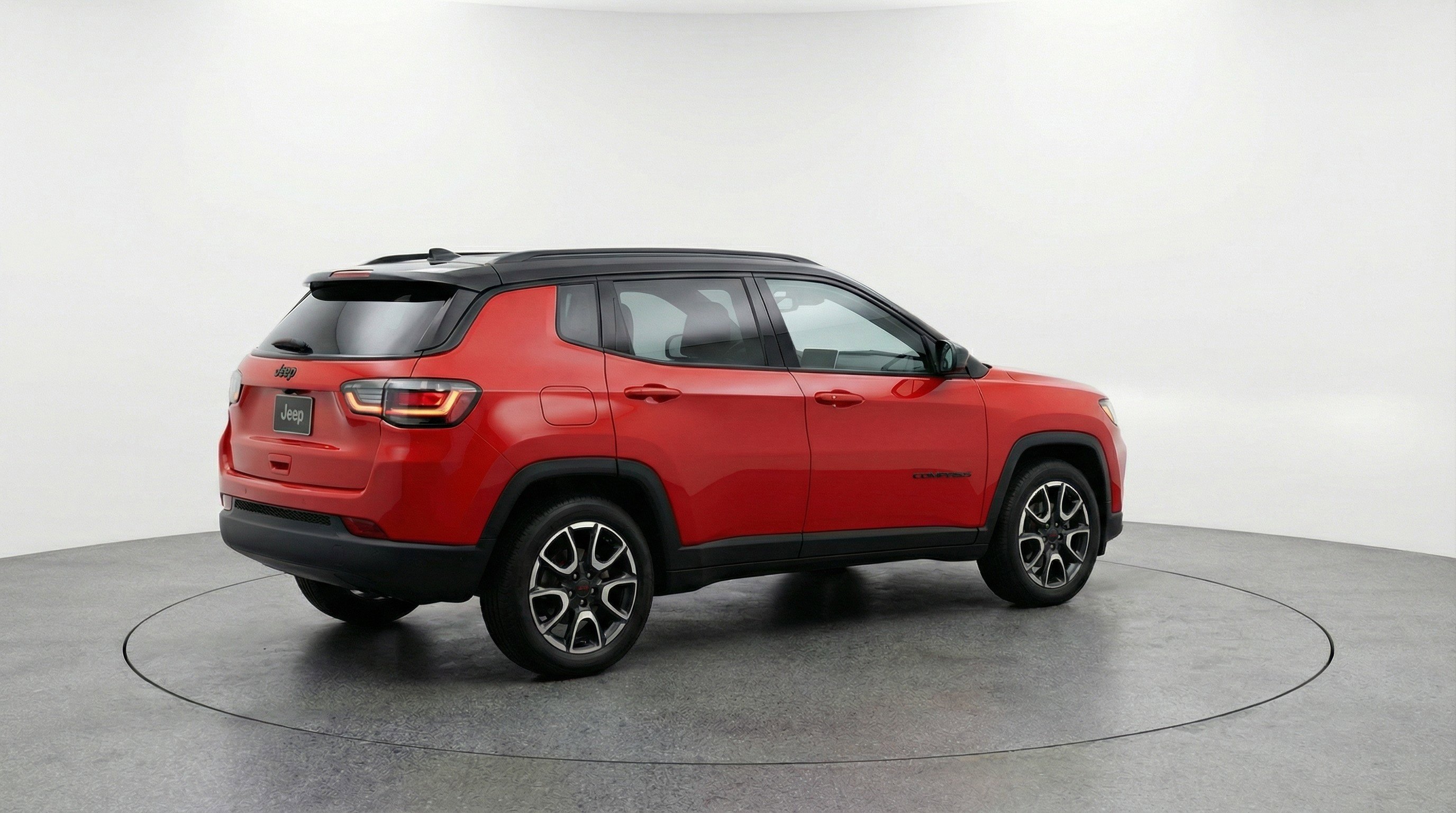 Used 2025 Jeep Compass Trailhawk AWD/4WD image 9