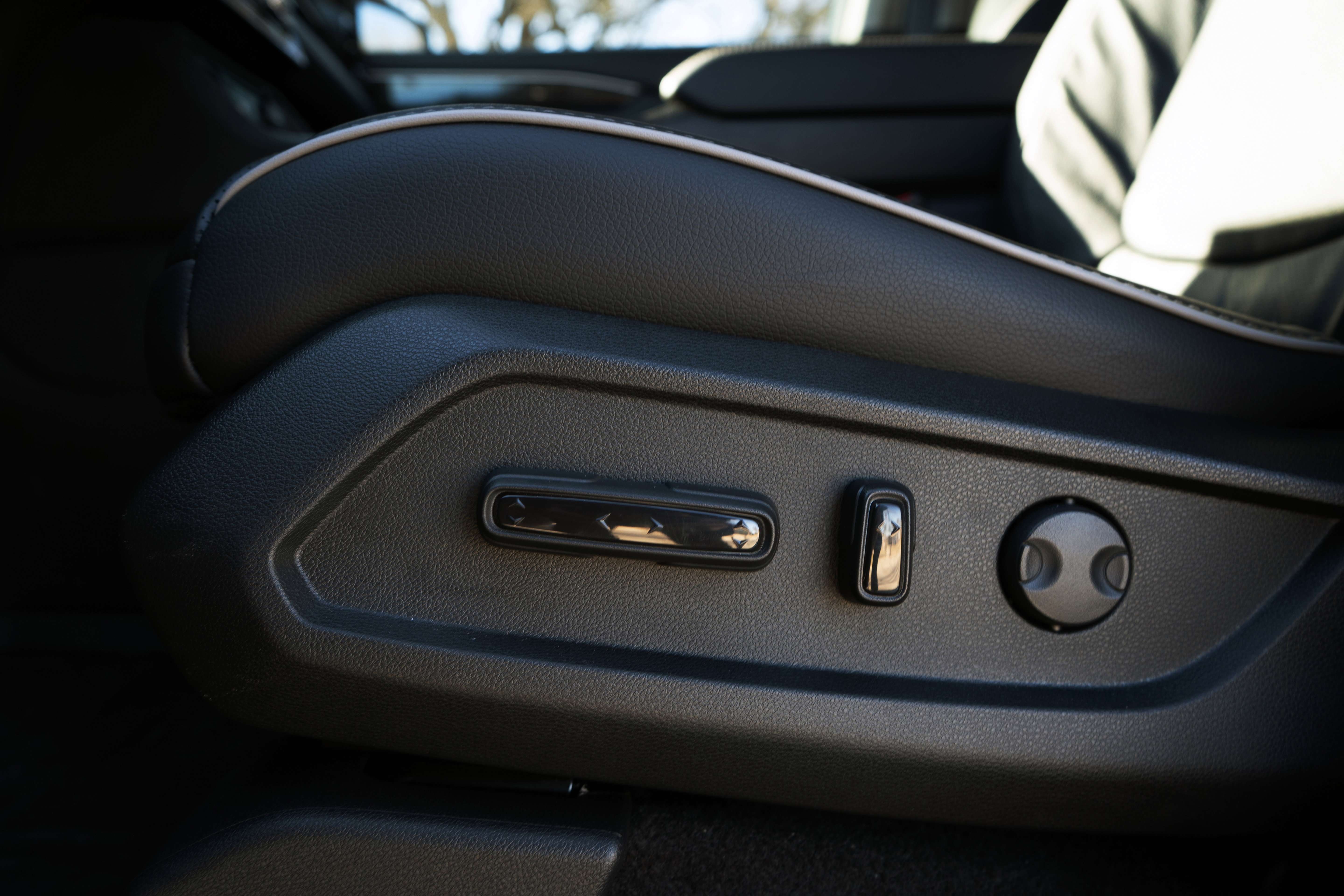 Used 2025 Honda Pilot Elite image 42