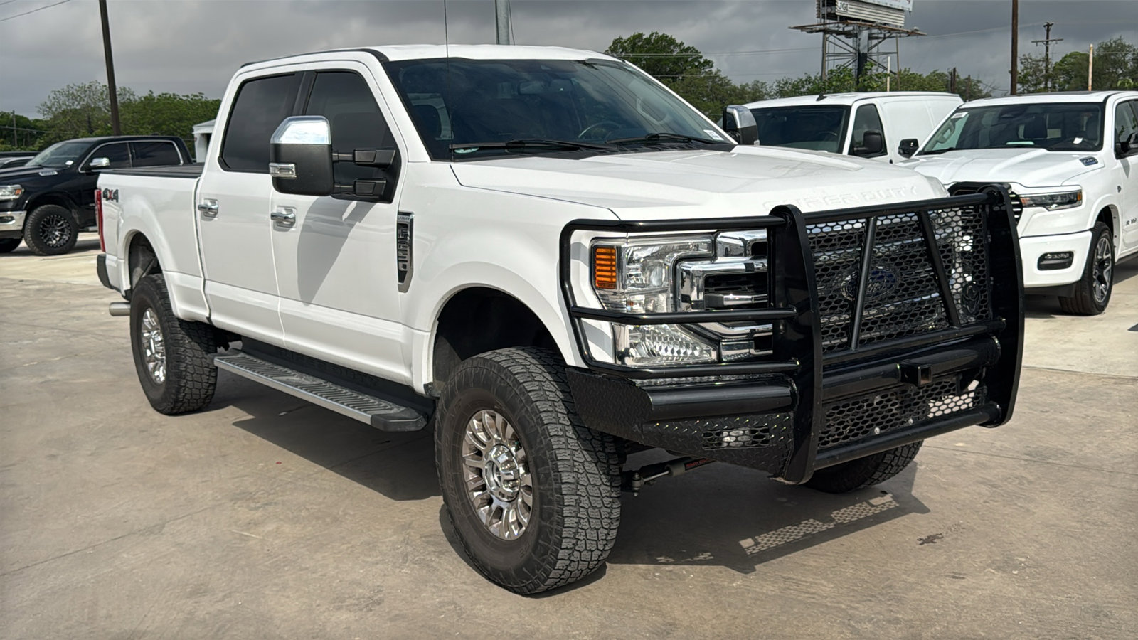 Used 2020 Ford F250 Lariat w/ Chrome Package AWD/4WD image 3