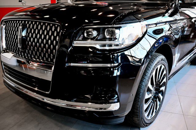 Used 2022 Lincoln Navigator L Black Label image 9