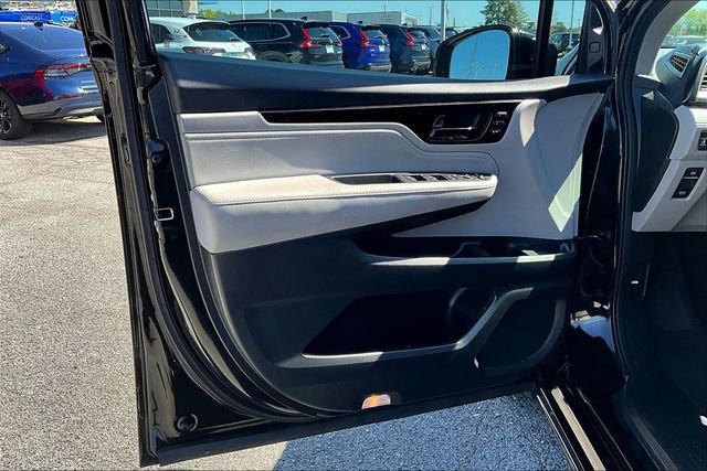 Used 2018 Honda Odyssey Elite image 17