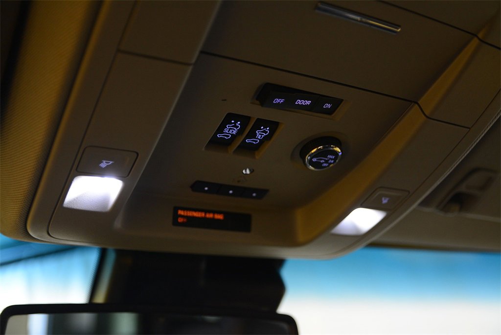 Used 2018 Chevrolet Suburban LT image 27