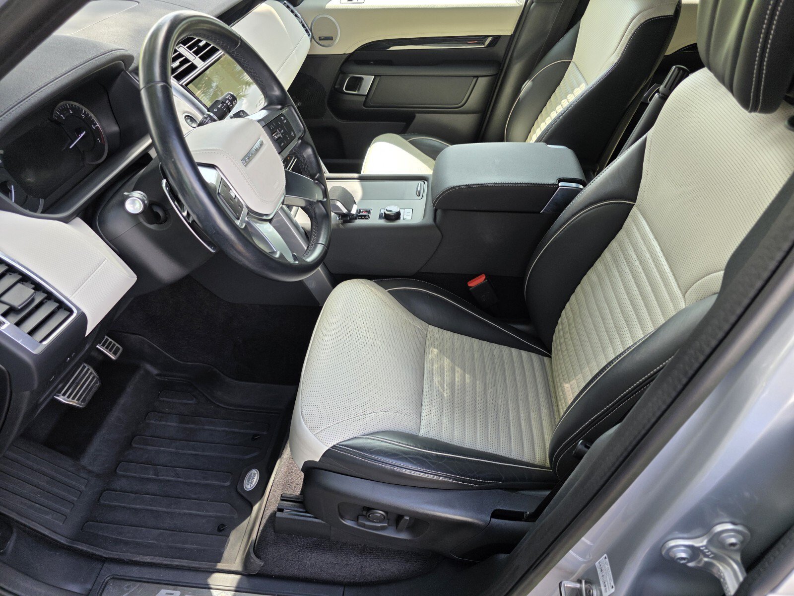 Certified 2023 Land Rover Discovery HSE R-Dynamic AWD/4WD image 10