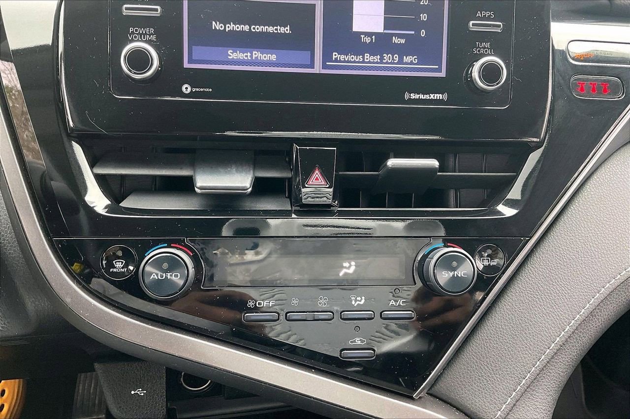 Used 2023 Toyota Camry SE image 18