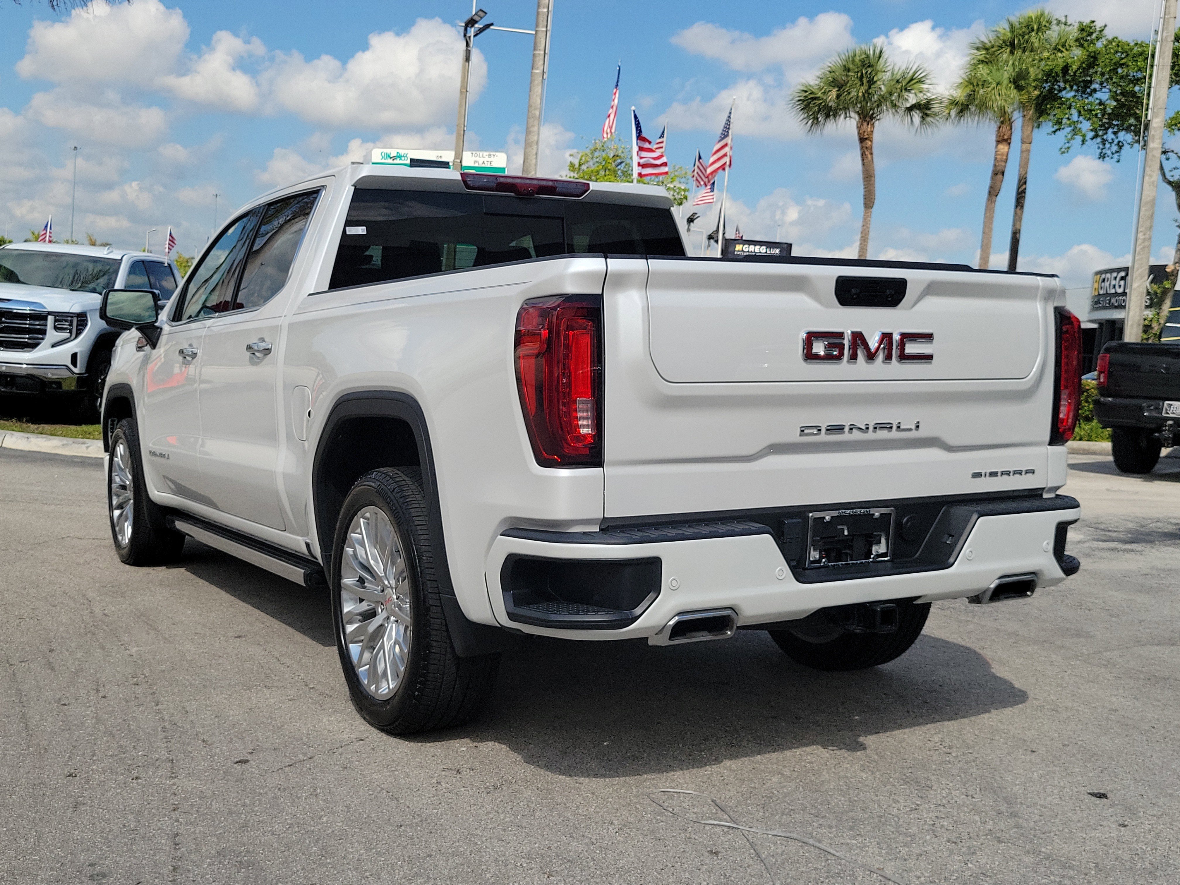 Used 2024 GMC Sierra 1500 Denali w/ Denali Reserve Package AWD/4WD image 7