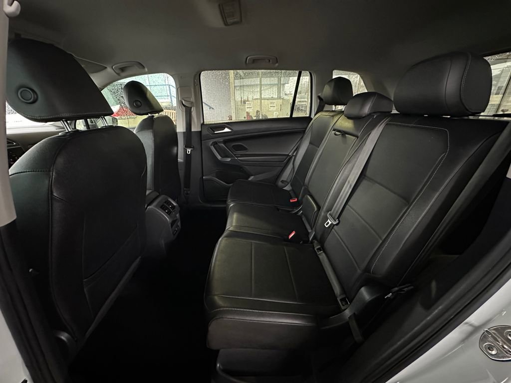 Used 2020 Volkswagen Tiguan SE image 20