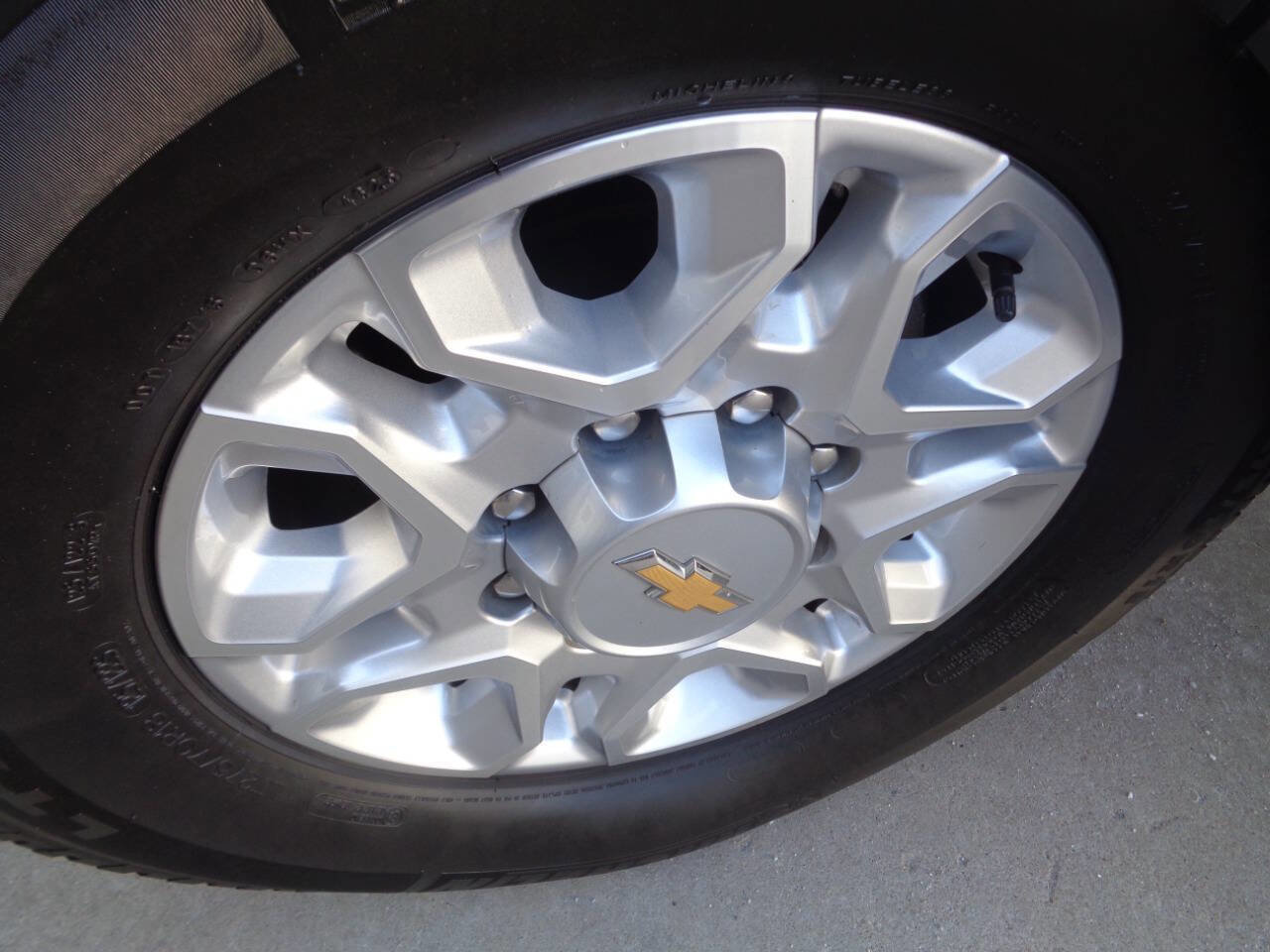 Used 2024 Chevrolet Silverado 2500 LT w/ Texas Edition image 36