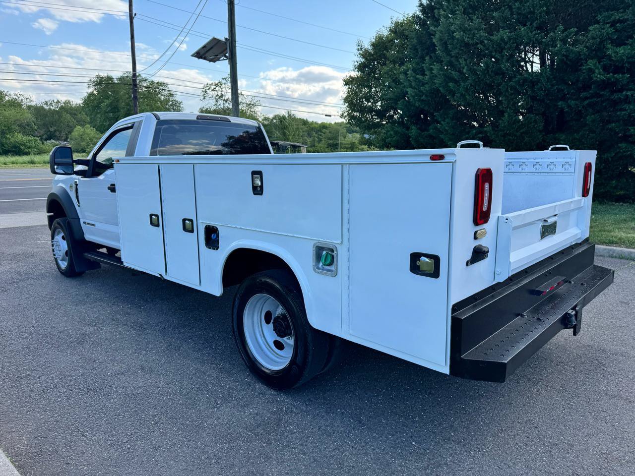 Used 2019 Ford F550 2WD Regular Cab Super Duty image 8