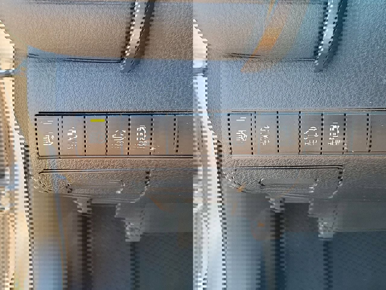 Used 2019 Toyota Camry SE image 28