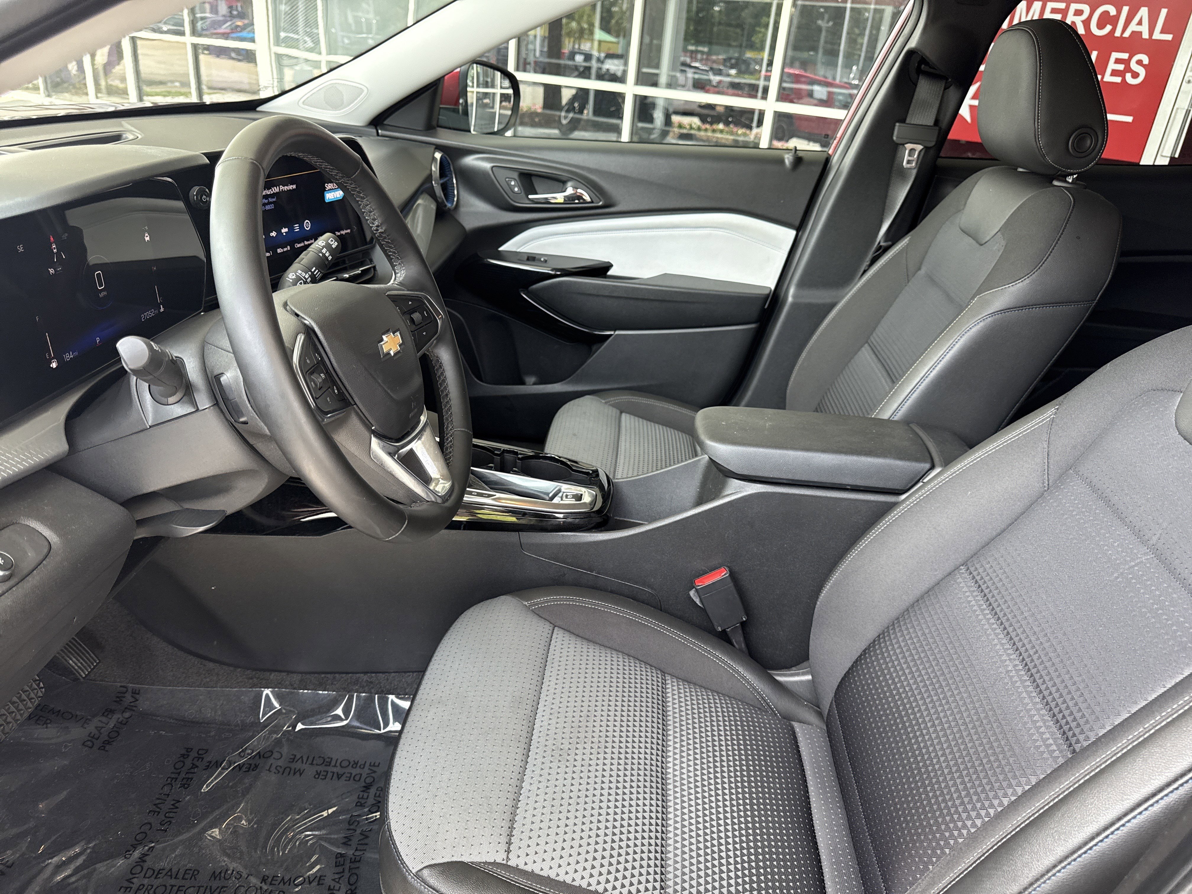 Used 2025 Chevrolet Trax LT w/ LT Convenience Package FWD image 15