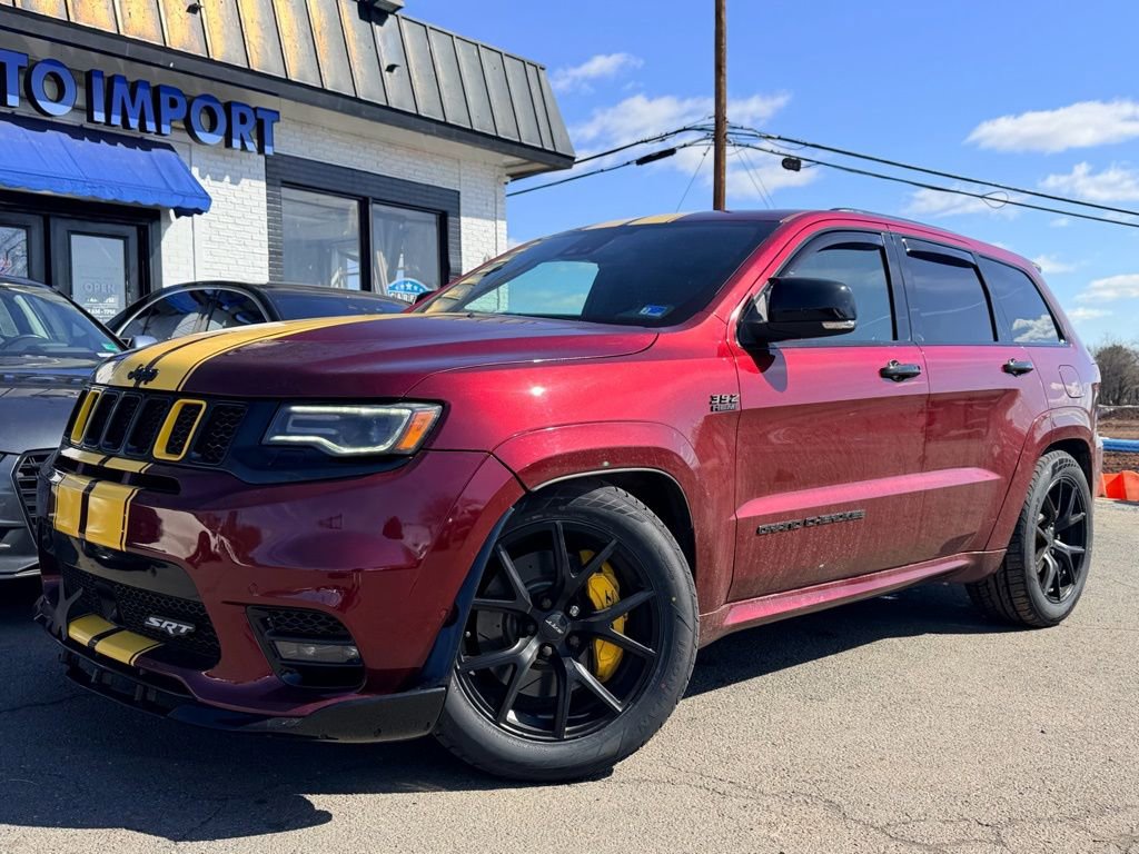 Used 2018 Jeep Grand Cherokee SRT image 2