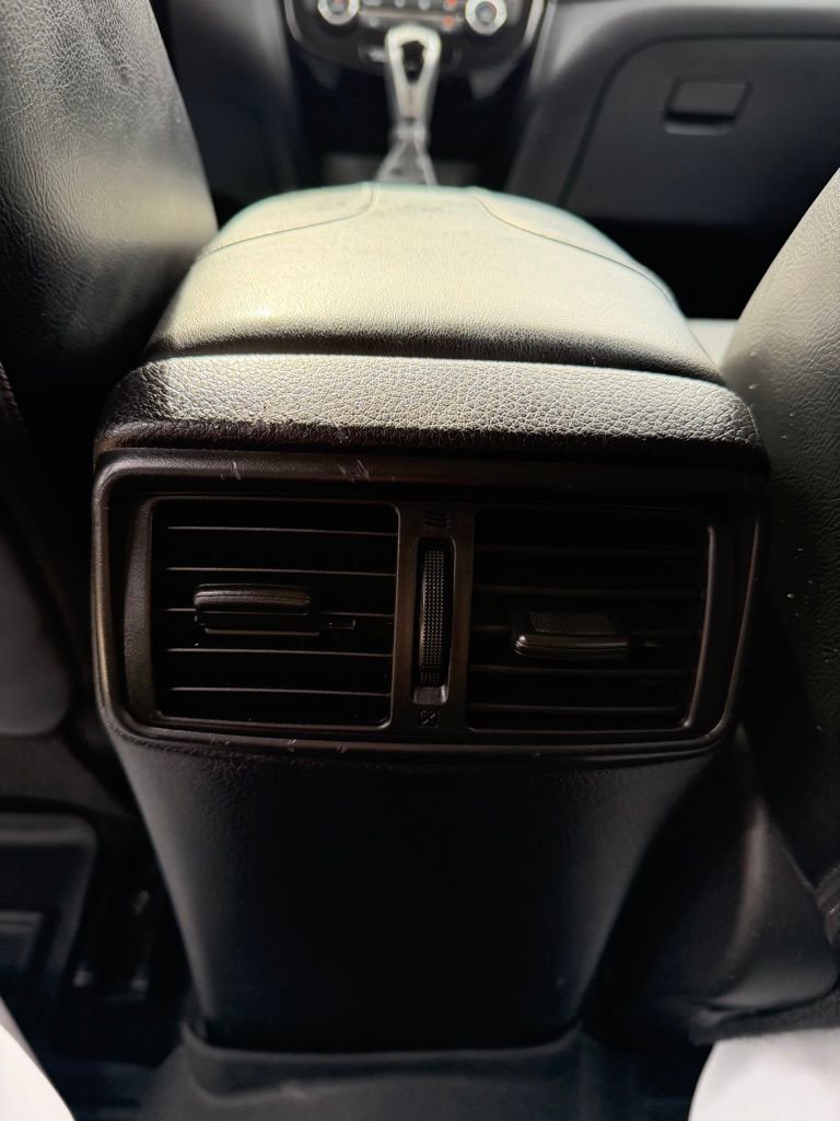 Used 2017 Nissan Rogue SL w/ SL Premium Package image 28