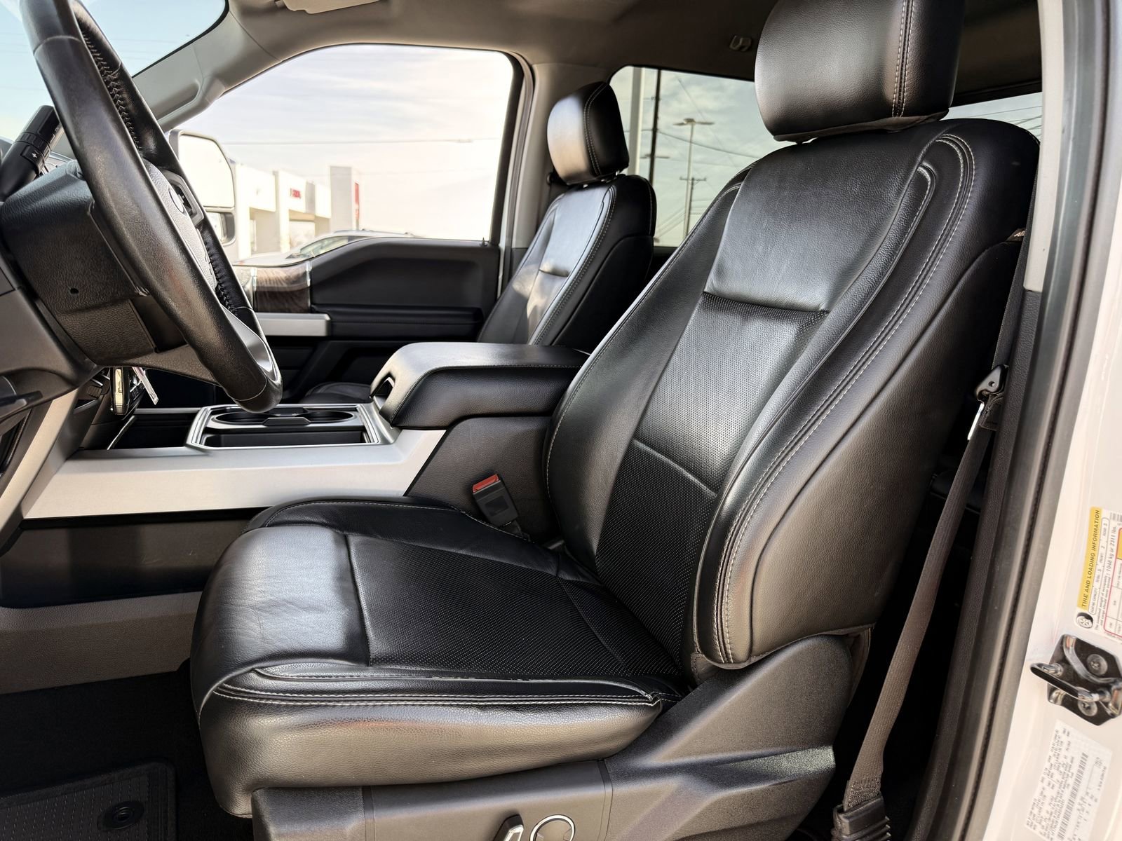 Used 2019 Ford F250 Lariat w/ Chrome Package image 24