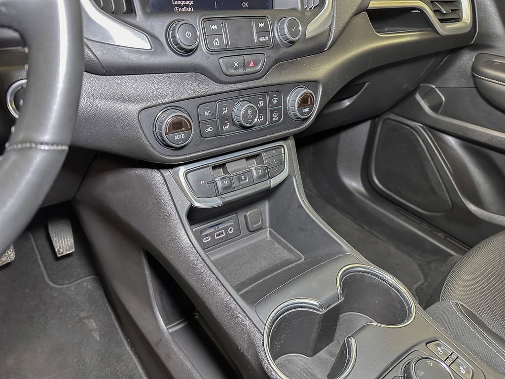 Used 2024 GMC Terrain SLT image 44