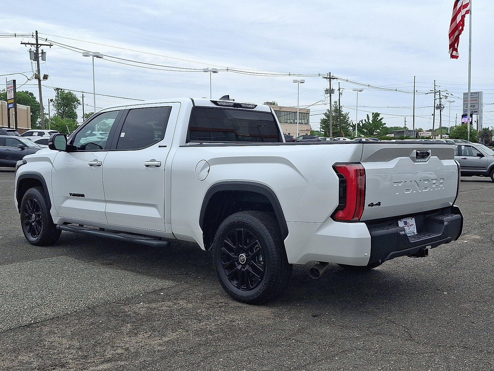 Used 2024 Toyota Tundra Limited AWD/4WD image 5