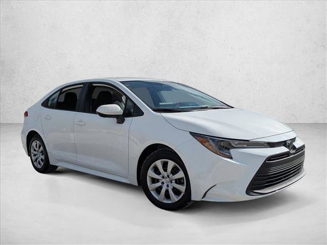 Certified 2025 Toyota Corolla LE image 3