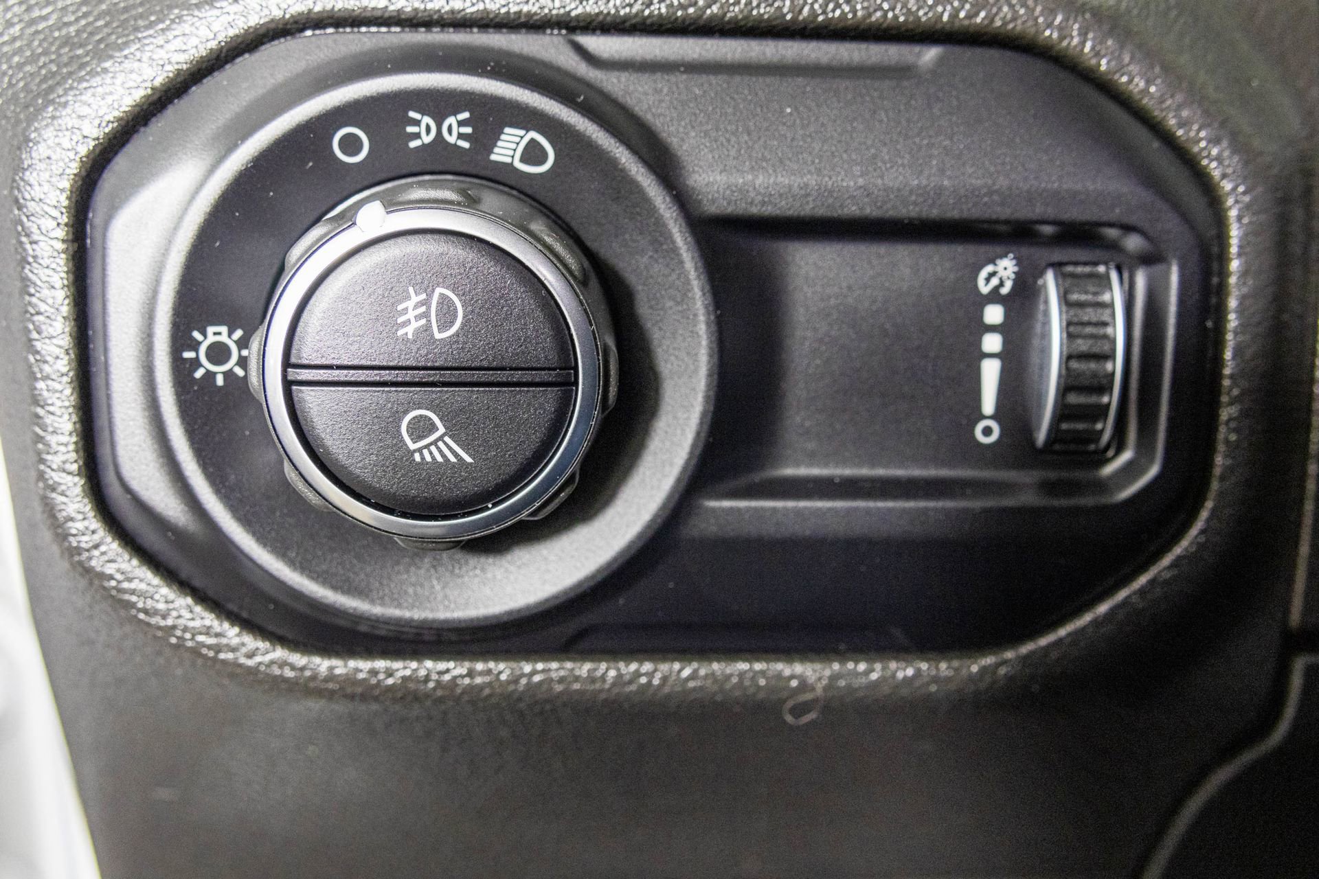 Used 2023 Jeep Gladiator Sport w/ Trailer Tow Package image 31