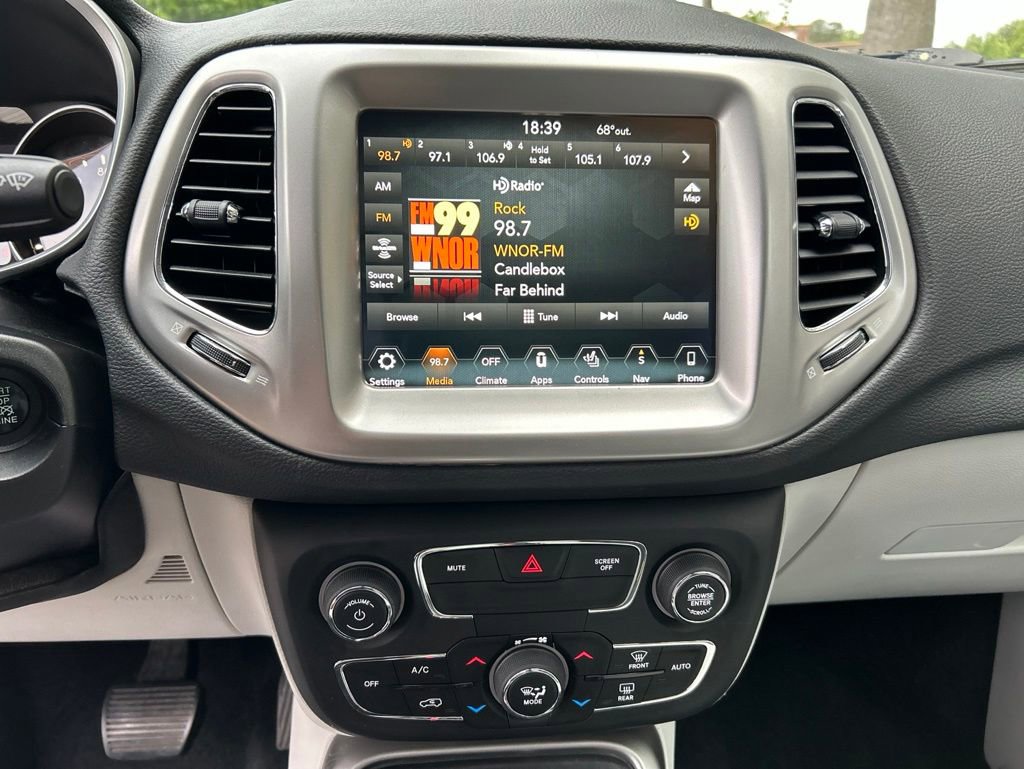 Used 2018 Jeep Compass Latitude w/ Popular Equipment Group AWD/4WD image 18