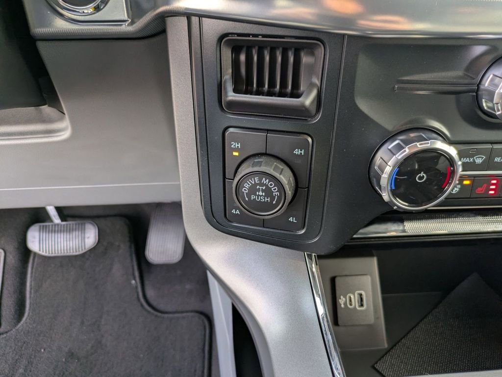 New 2025 Ford F150 Lariat w/ Equipment Group 501A Mid image 36