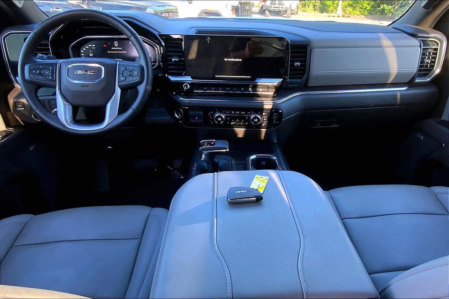 Used 2025 GMC Sierra 1500 SLT w/ SLT Premium Plus Package AWD/4WD image 15