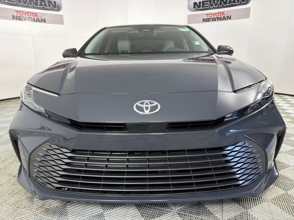 Used 2025 Toyota Camry XLE image 9